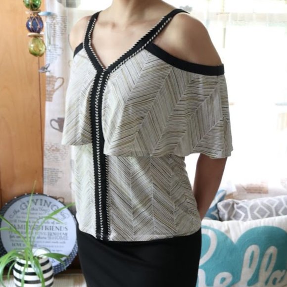 3/$15 CATO Cold Shoulder Pop Over Printed Blouse - Picture 7 of 16